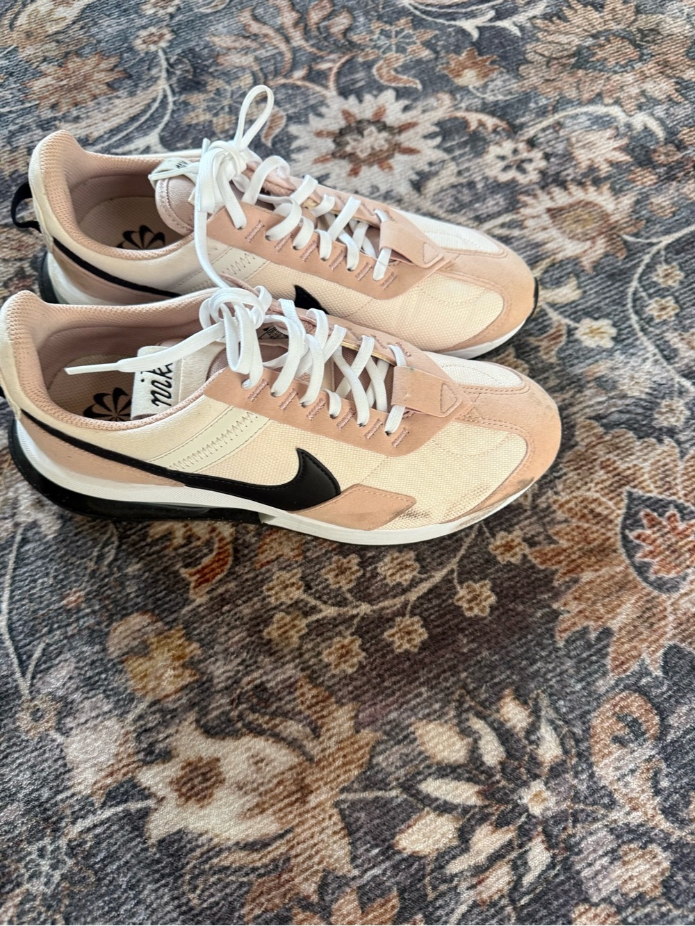 Nike women’s waffle shoes Light Pink and White Runner with Black Swoosh - Picture 2 of 5